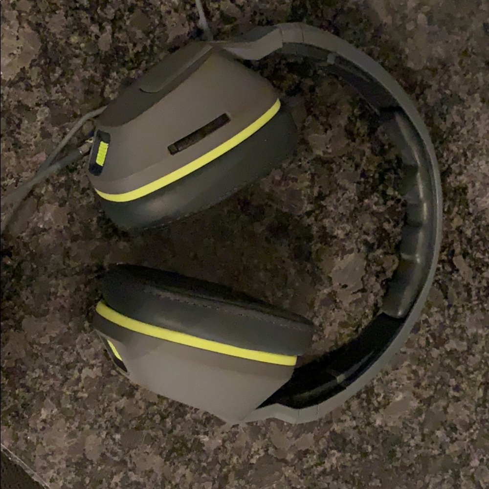 Skullcandy headphones